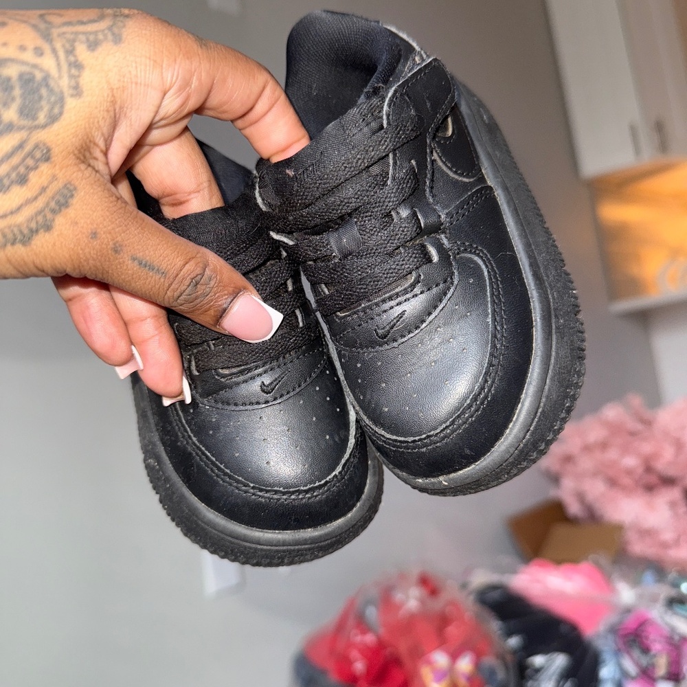 Strapless Nike sneakers !